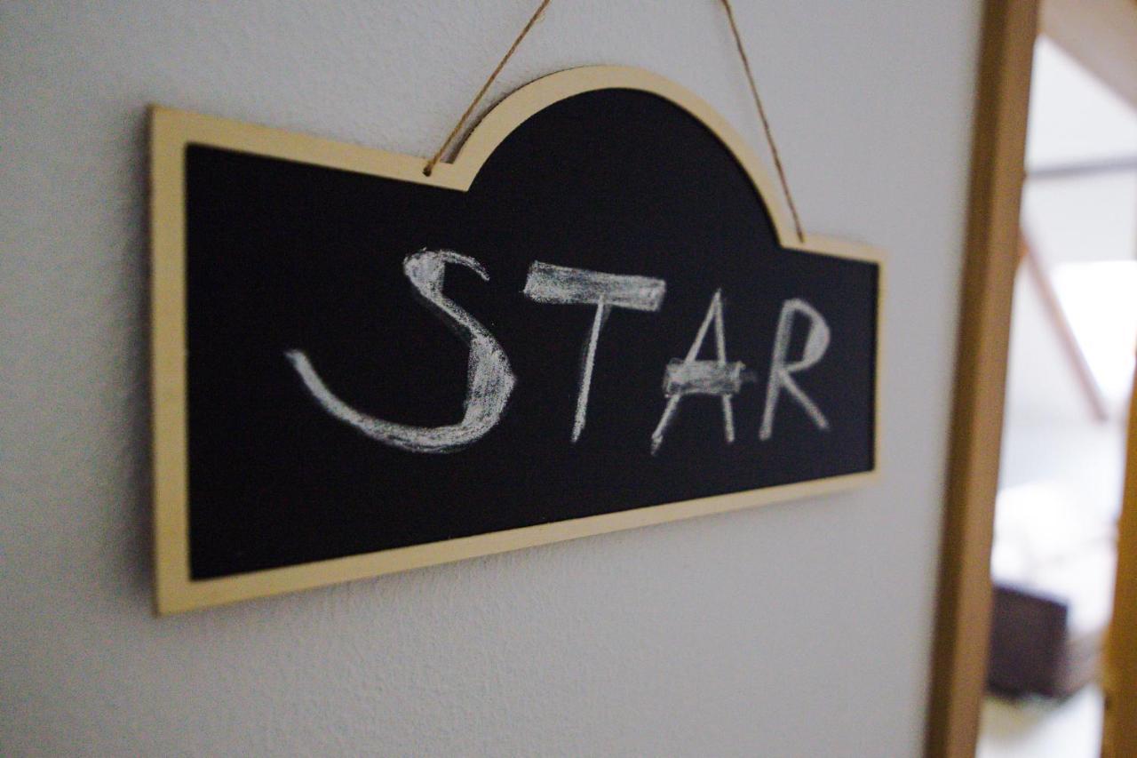 Apartmani Moon トレビニエ エクステリア 写真