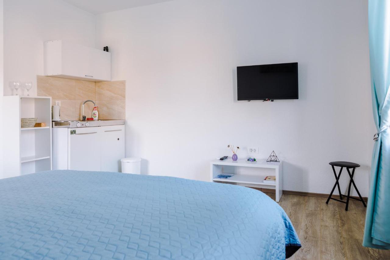 Apartmani Moon トレビニエ エクステリア 写真